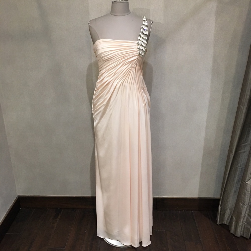 Mignon Size 8 Gown